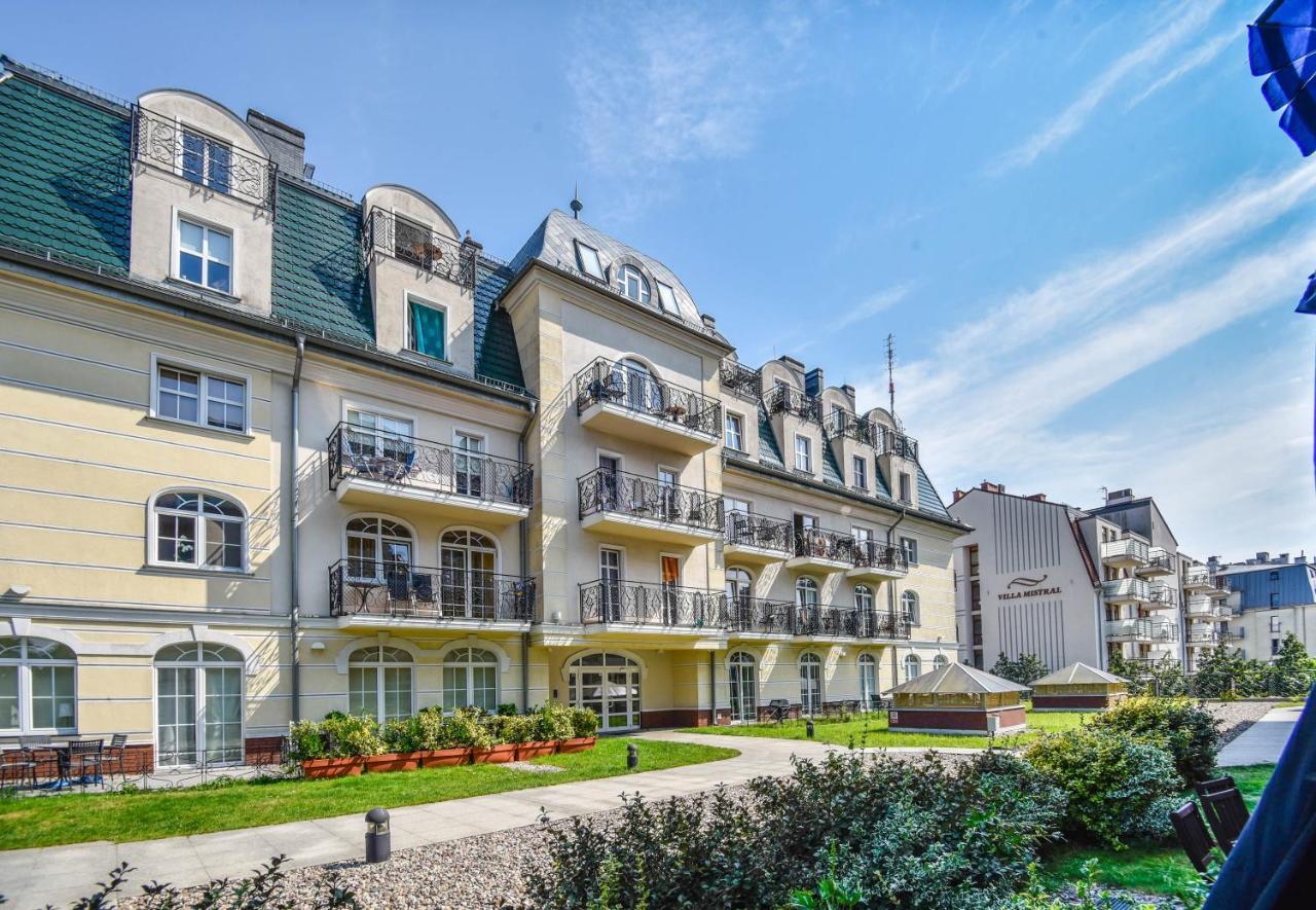 Korona Piastow - Apartamenty Na Wyspie - Parking - Taras Свіноуйсьце Екстер'єр фото