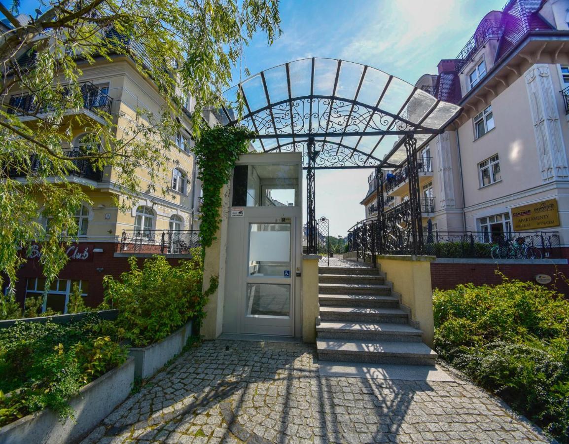 Korona Piastow - Apartamenty Na Wyspie - Parking - Taras Свіноуйсьце Екстер'єр фото